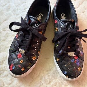 GBG Los Angeles Black Floral Quilted Sneakers